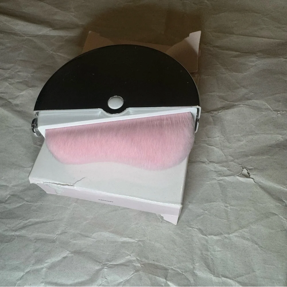 glossier stretch face brush